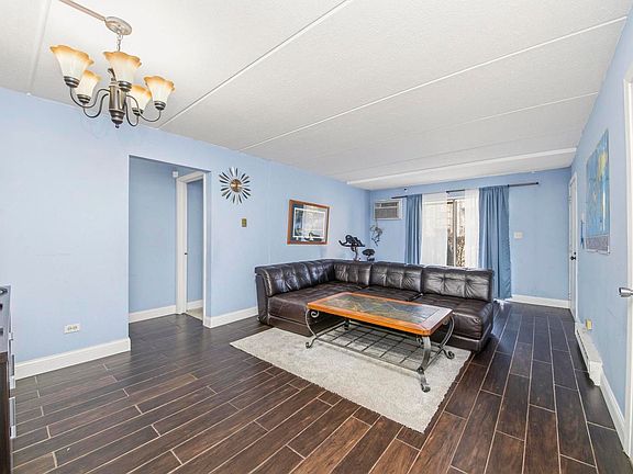 4th image of 142 Klein Creek Ct APT B