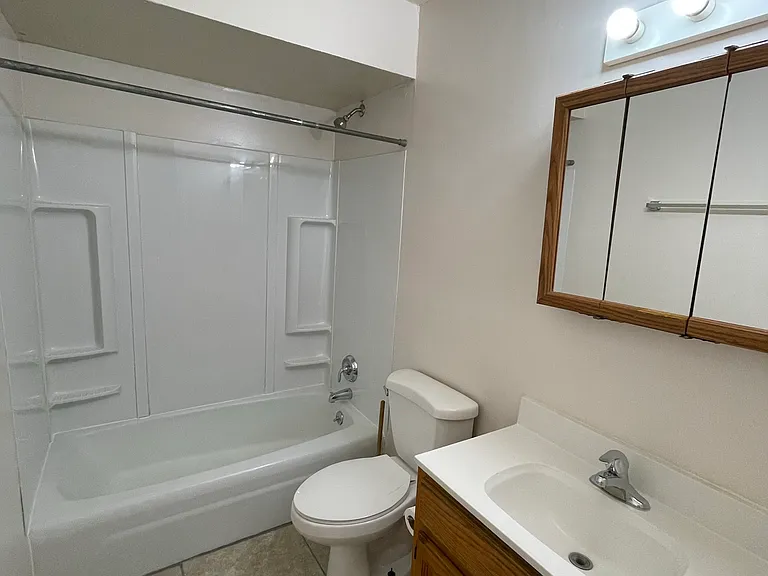 2217 Stokebridge Rd — Photo 7