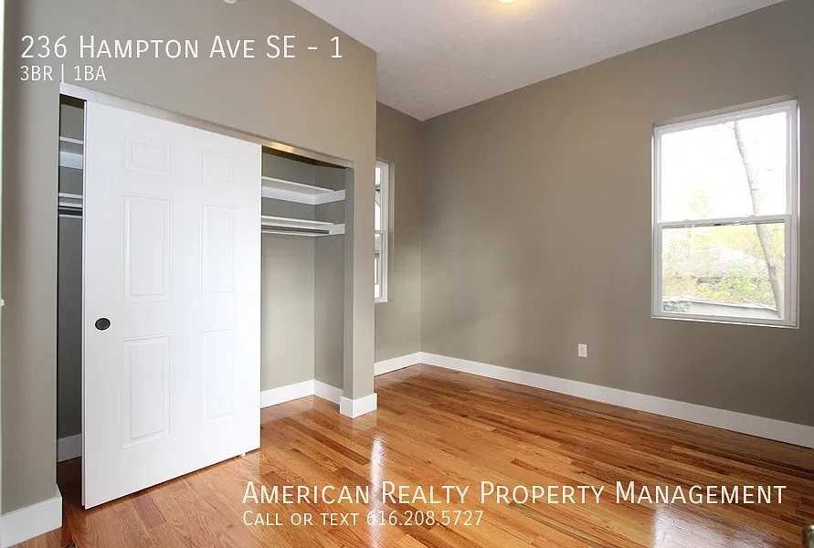 236 Hampton Ave SE — Photo 4