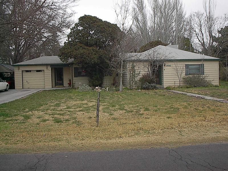 1st image of 906 E Green Acres Dr