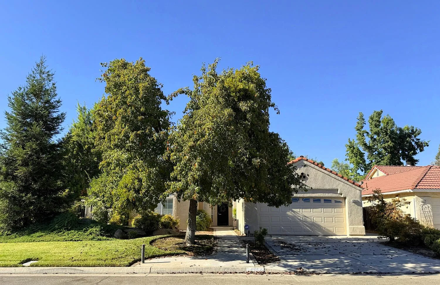 4266 W Menlo Ave photo 1