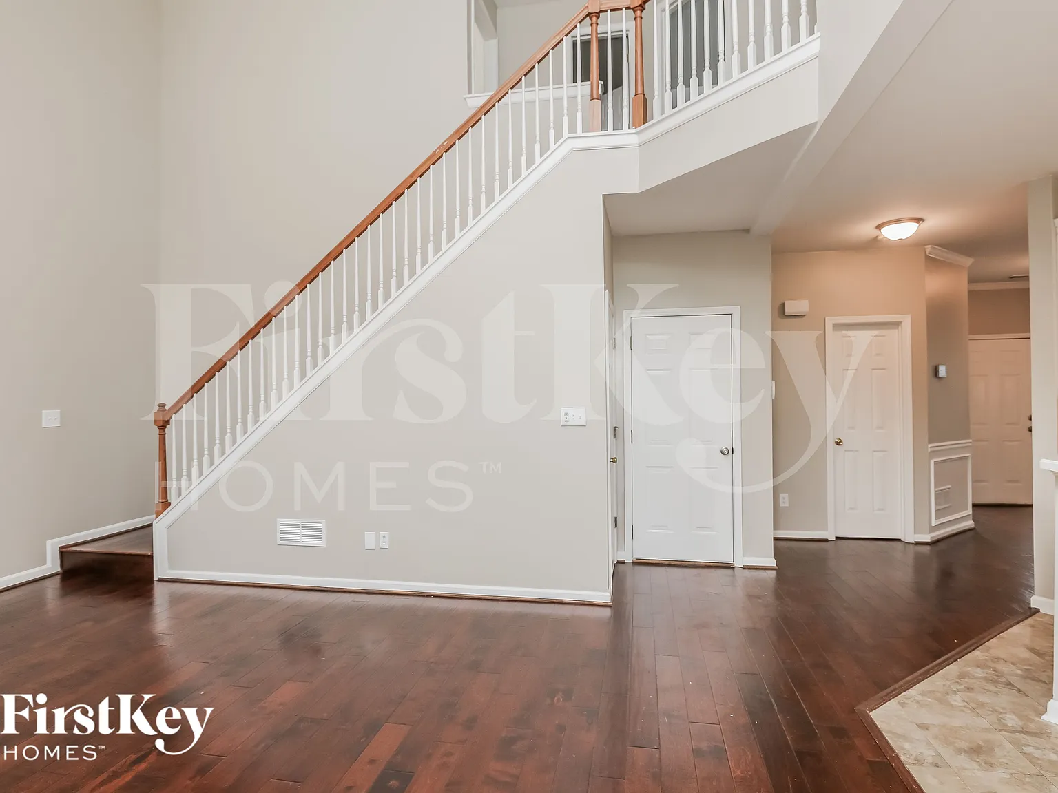 4 bed, 2.5 bath, 2741 sqft, $2,660 — Photo 2