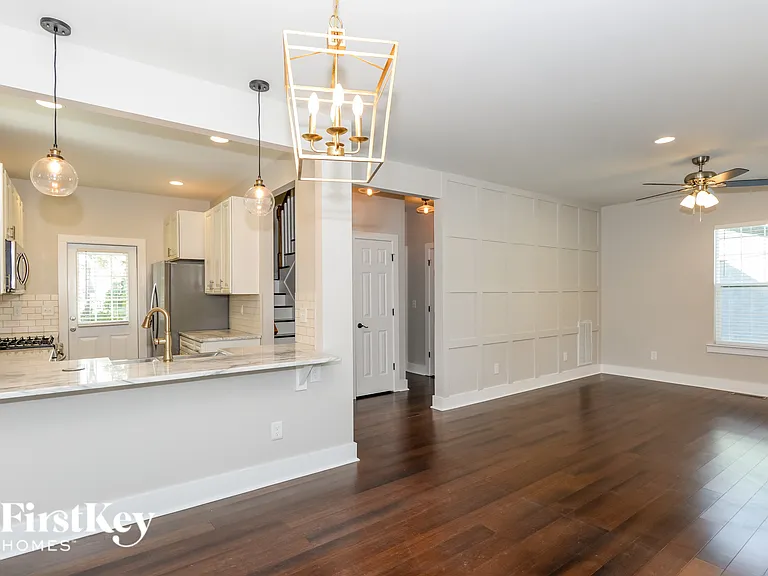 1717 Dallas Ave — Photo 7