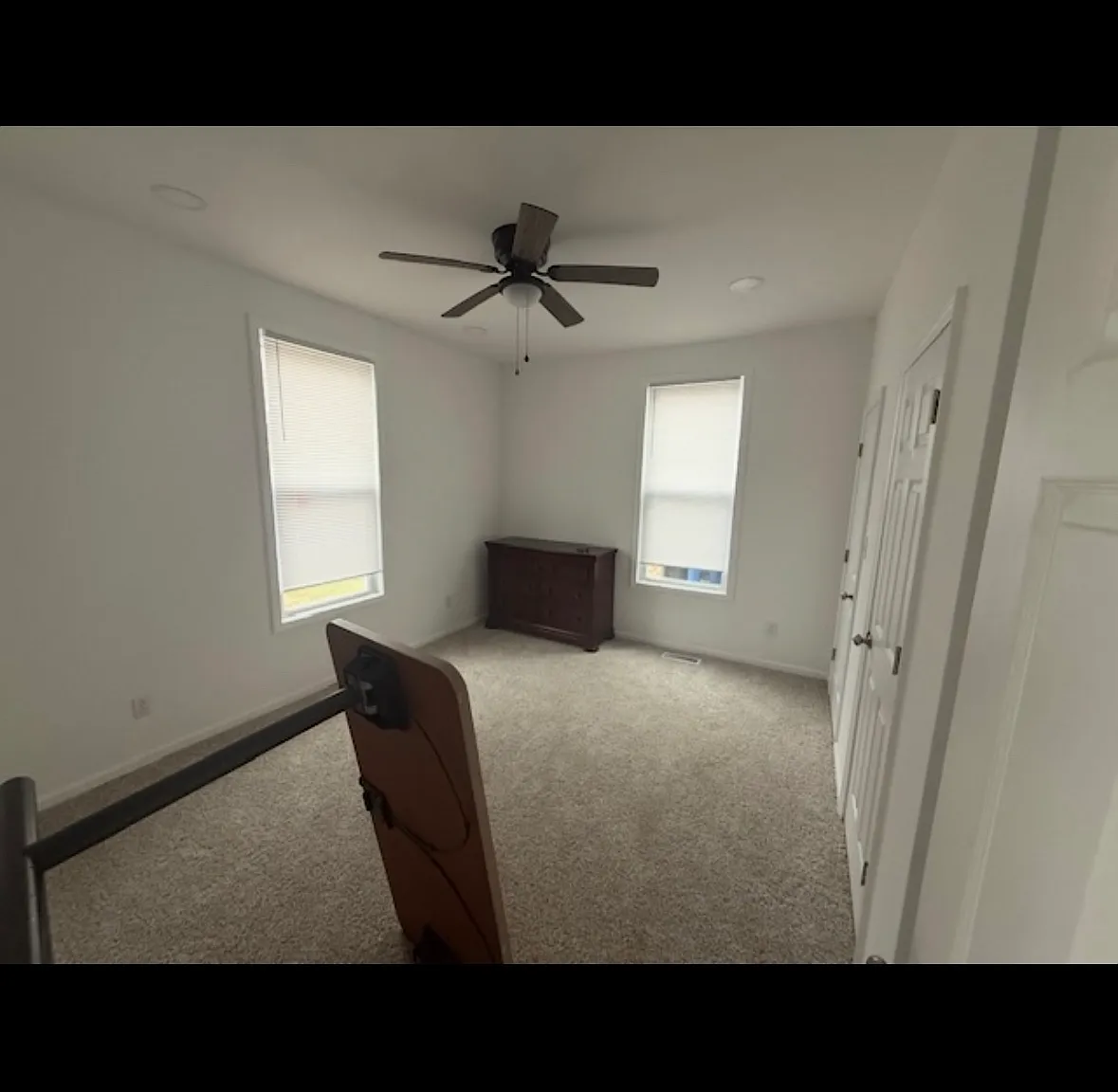 5 bed, 2100 sqft, $1,975 — Photo 2