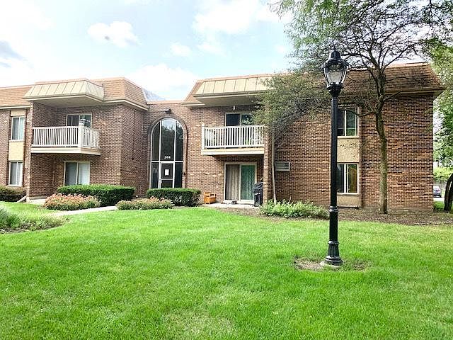 1st image of 2414 N Kennicott Dr APT 1C