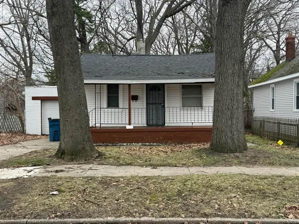 2820 Park St, Muskegon Heights, MI 49444