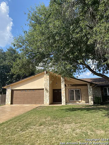 4 bed, 2.0 bath, 1936 sqft, $1,900 — Photo 2