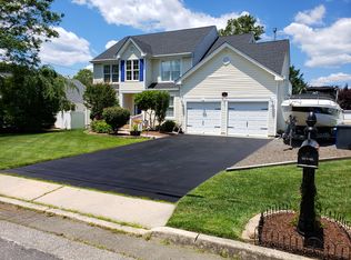 104 Torpedo Rd, Manahawkin, NJ 08050