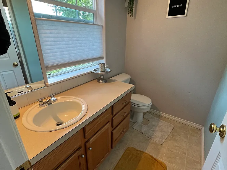 7435 N Kellogg St — Photo 8