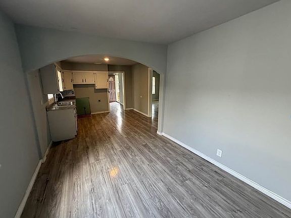 5th image of 128 Blue Ridge St