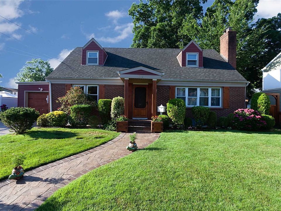 1st image of 858 Barth Dr