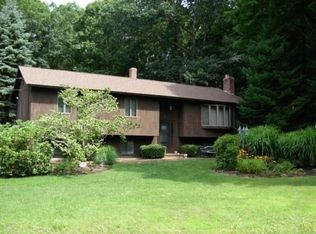 6 Oak Hill Cir, Atkinson, NH 03811