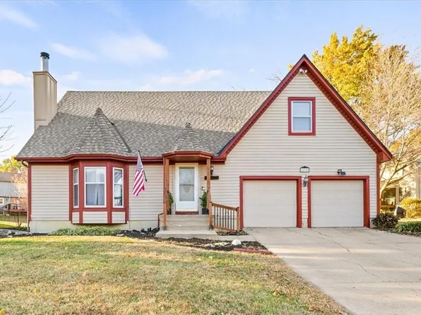 15322 W 83rd Ter, Lenexa, KS 66219