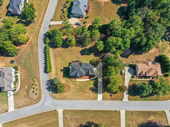 4th image of 336 Cane Creek Dr