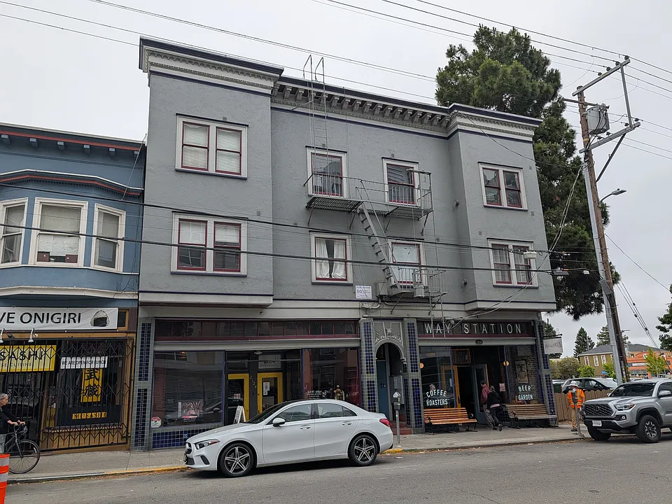Building Photo 5