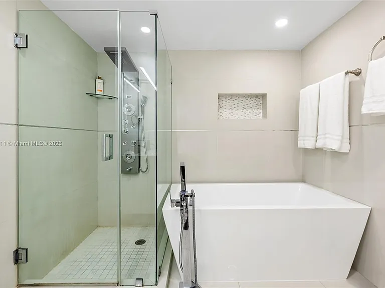 4001 S Ocean Dr #2 — Photo 17