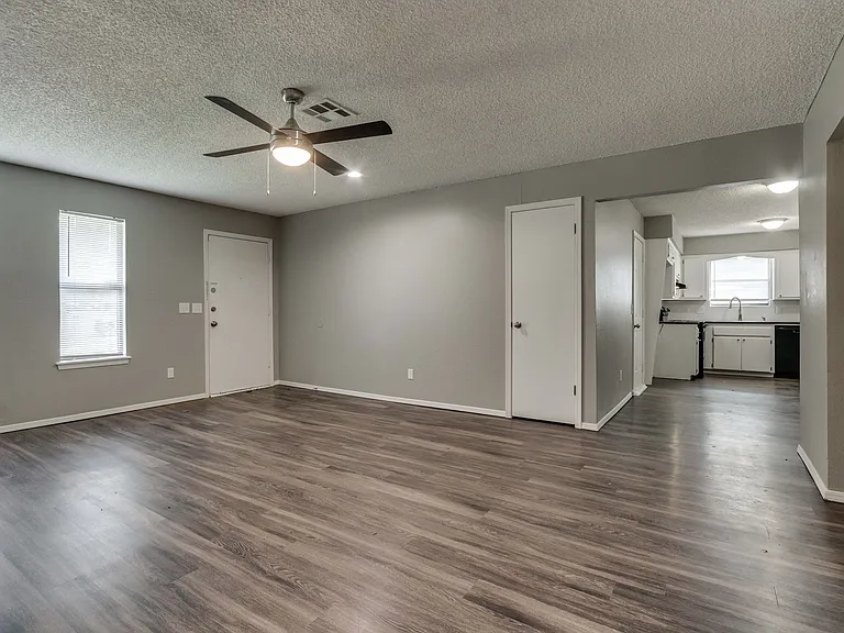 3916 SE 46th St — Photo 5