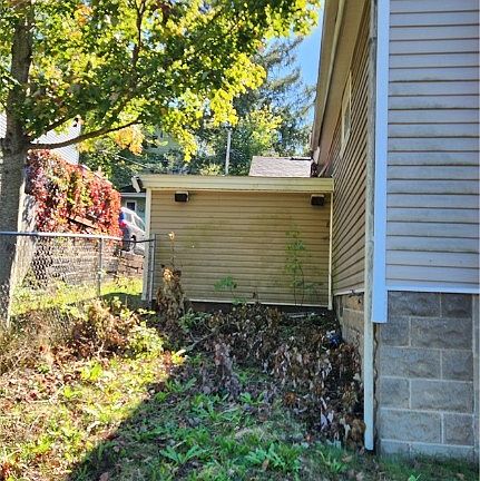 4th image of 614 Bissell Ave