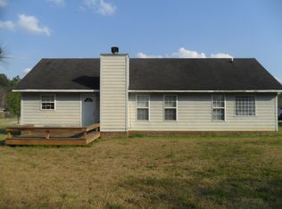 455 Northwoods Dr, Raeford, NC 28376