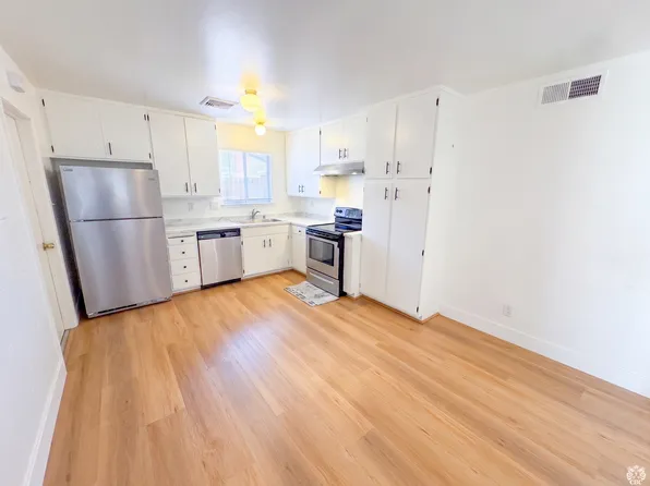 6624A Doreen Way, Sacramento, CA 95823