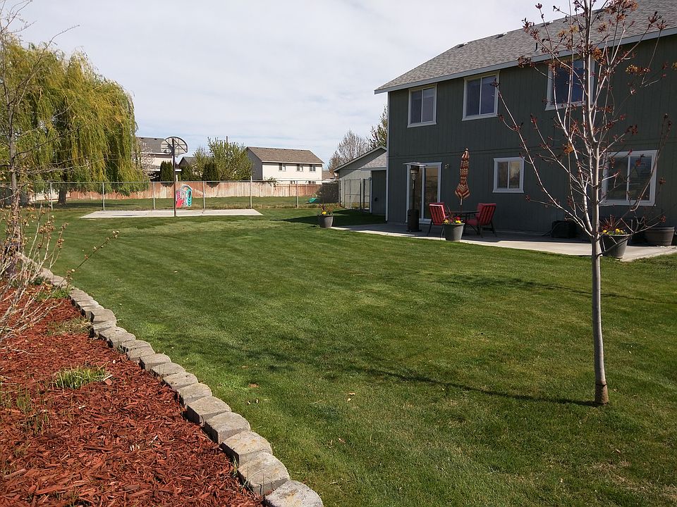 2nd image of 2915 Bluet Dr