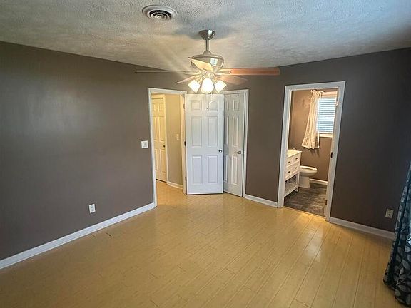 5th image of 1000 N Almond St