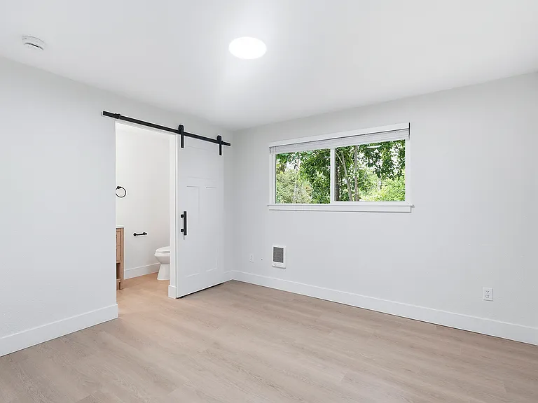 5735 SW 53rd Ave — Photo 8