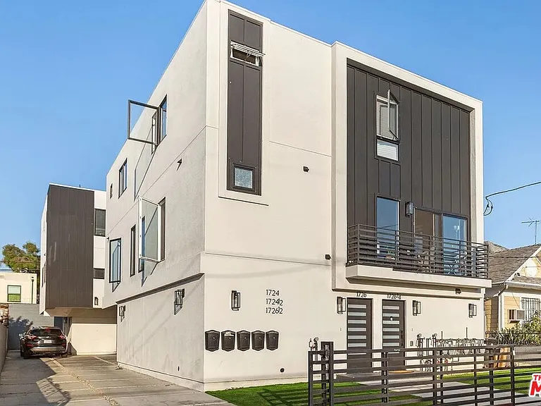 1724 Menlo Ave #1/2 — Photo 14