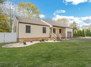 104 Cedarhurst Ave, Medford, NY 11763