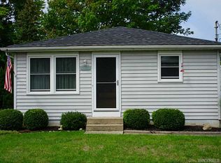 5730 Walden Dr, Lake View, NY 14085
