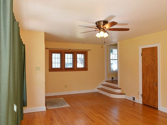 5th image of 151 E Prospect St