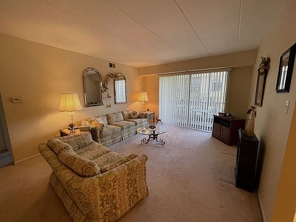 5th image of 4955 134th Pl APT 2C