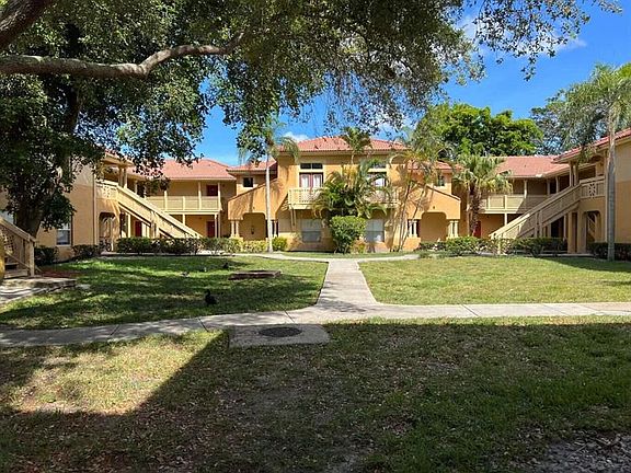 3rd image of 4751 Via Palm Lakes #416