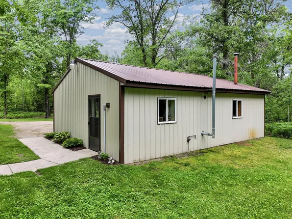 6405 S Dorr Rd, Falmouth, MI 49632