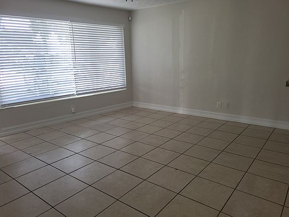 2nd image of 1031 NE 23rd Pl