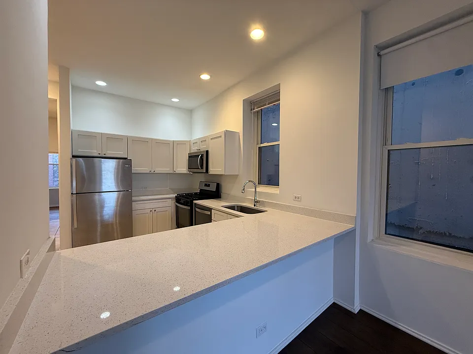 311 W Chicago Ave #3