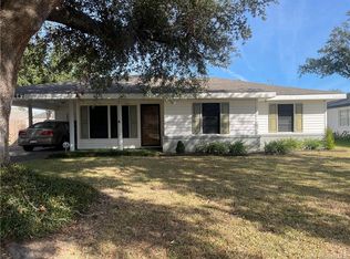 447 Arlington Dr, Lake Charles, LA 70605