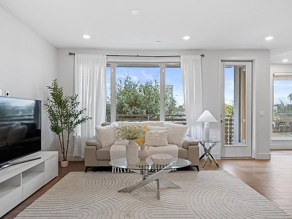 2nd image of 330 Riesling Ave Unit 23