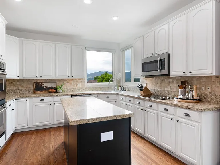 1411 Fieldwood Ct — Photo 17