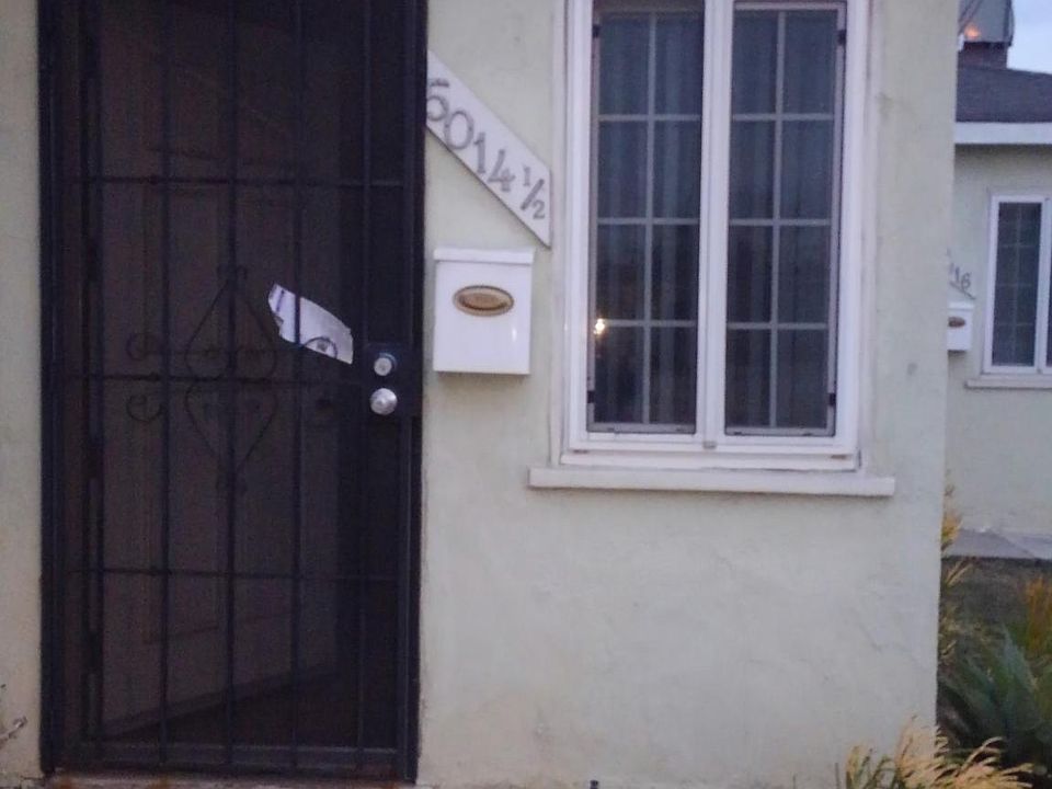 1st image of 5014 1/2 Lennox Blvd