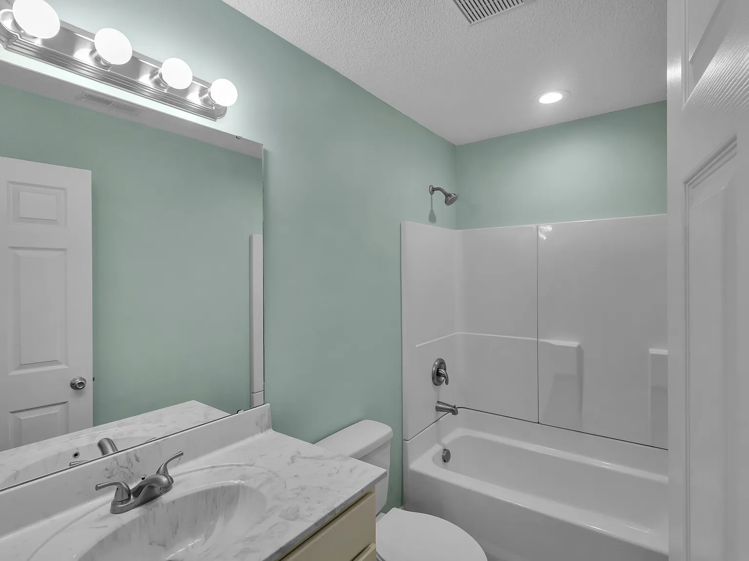 146 Monterey Circle - 1 — Photo 2