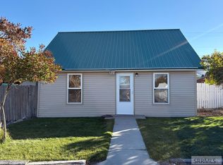921 E Valley Ave, Challis, ID 83226