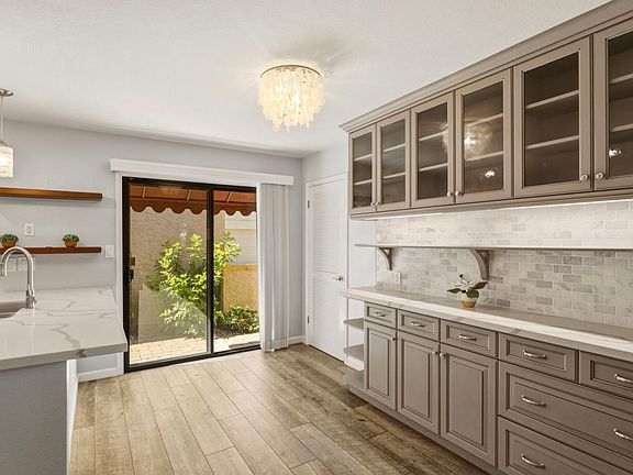 3rd image of 6465 N 77th Place