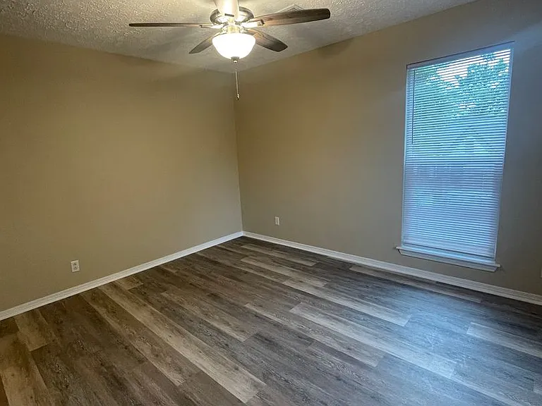 531 Amquiwood Ct — Photo 8