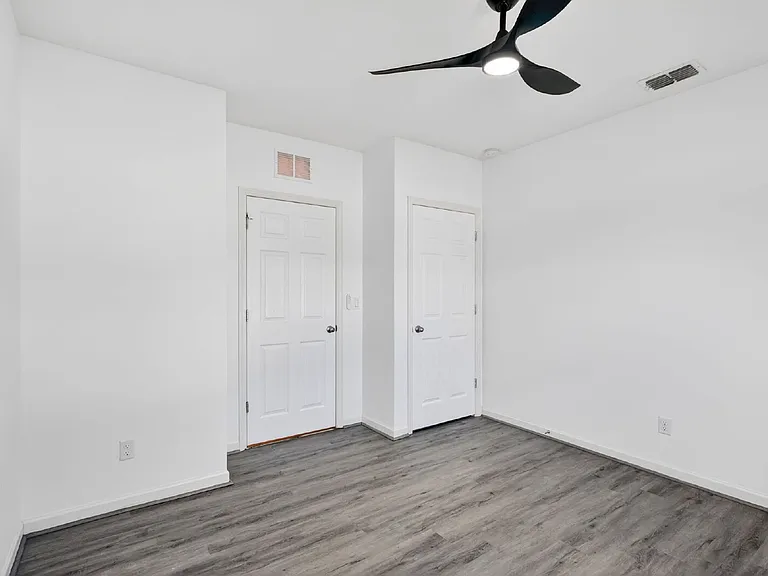 393 SW Tarra Ave — Photo 26