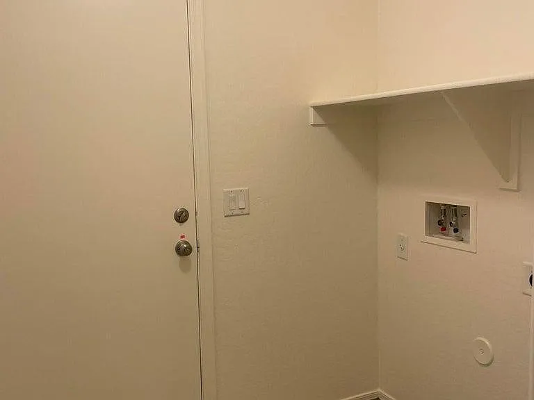 1333 S 220th Dr — Photo 7