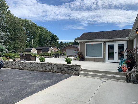 3rd image of 3599 N Pleasant Dr