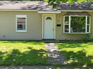 2705 Cabot Dr, Lansing, MI 48911