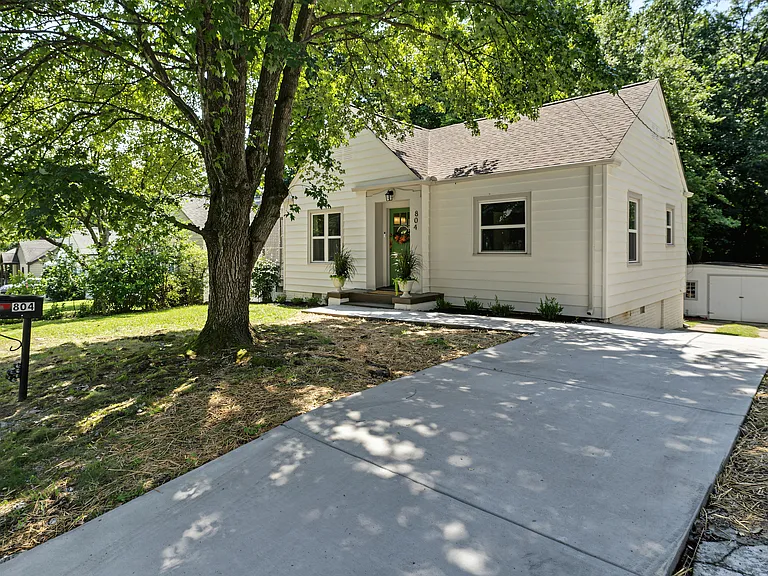 804 Berkeley Ave NW — Photo 25