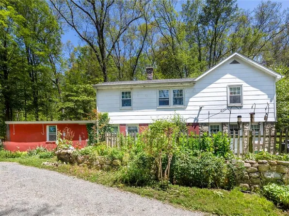 69 E Mountain Road N, Cold Spring, NY 10516